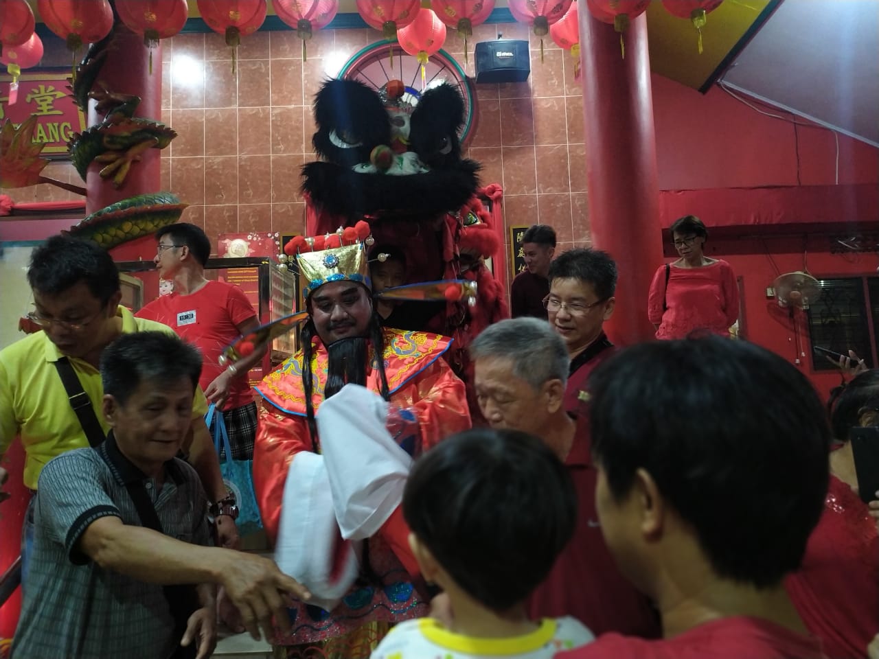 Suasana perayaan Tahun Baru Cina atau Imlek 2571 di wihara Kwan In Thang.