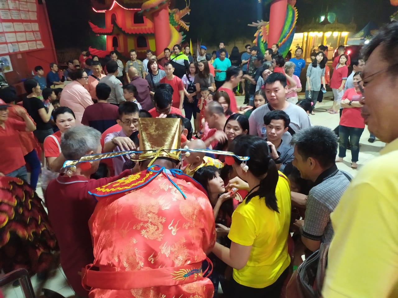 Suasana perayaan Tahun Baru Cina atau Imlek 2571 di wihara Kwan In Thang.