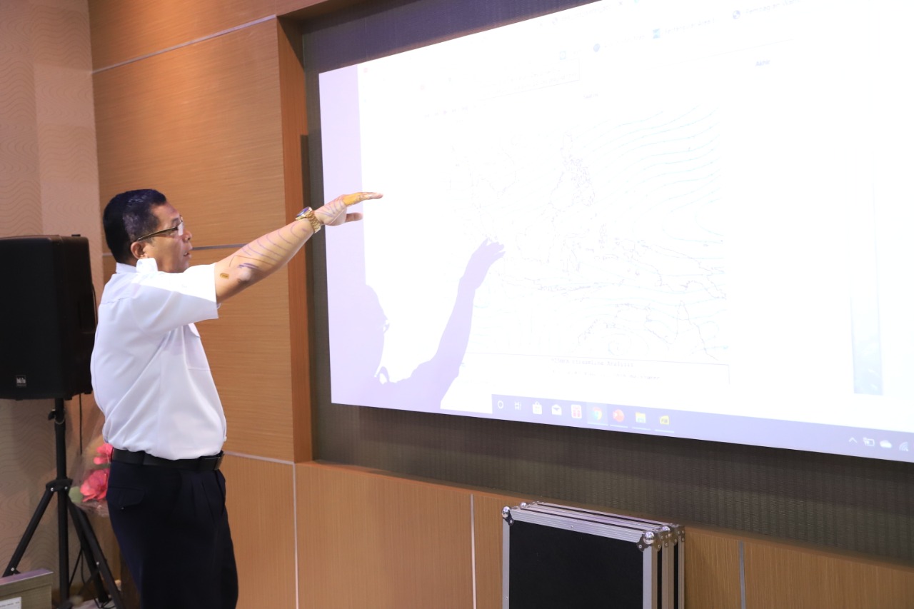 BMKG menyampaikan informasi tentang cuaca di Kota Tangerang yang diprediksi hujan lebat hingga sepekan mendatang.