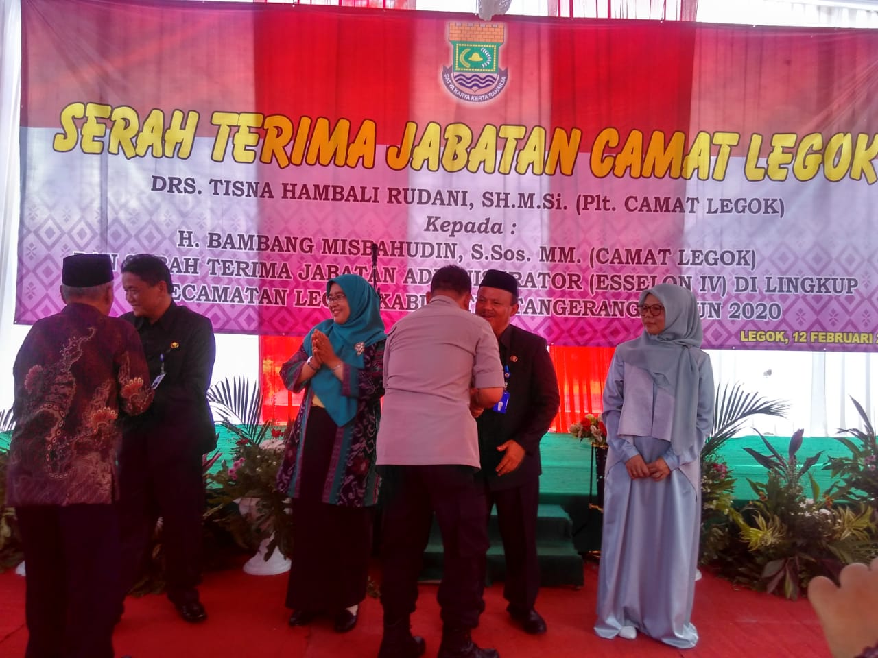 Suasana kegiatan sertijab dan lepas sambut Camat Legok, Rabu, (12/2/2020).