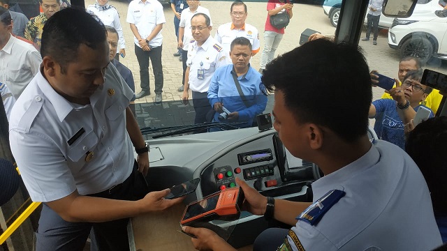 Hore Bayar BRT Bisa Non Tunai Uji KIR Dapat Smart Card