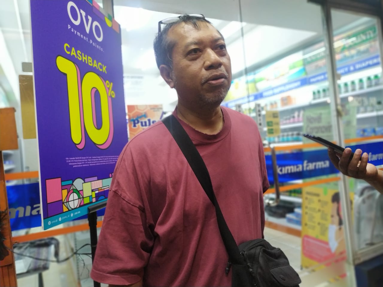 Kristo, 50, warga Serpong yang kesukitan mencari masker di Tangerang Selatan.