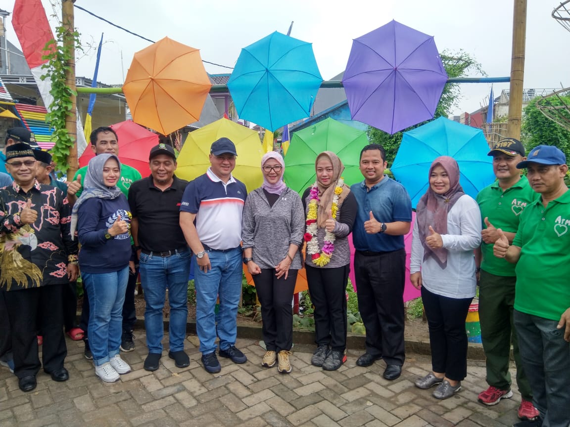 Wali Kota Tangerang Arief R Wismansyah bersama Gubernur Bangka Belitung Erzaldi Usman, resmikan Kampung ATM di Kelurahan Gondrong, Kecamatan Cipondoh, Kota Tangerang, Minggu (1/3/2020).