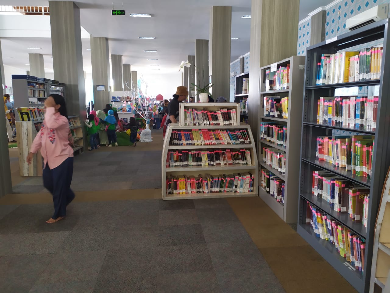 Ruang perpustakaan Tangsel yang baru diresmikan, Minggu (8/3/2020).