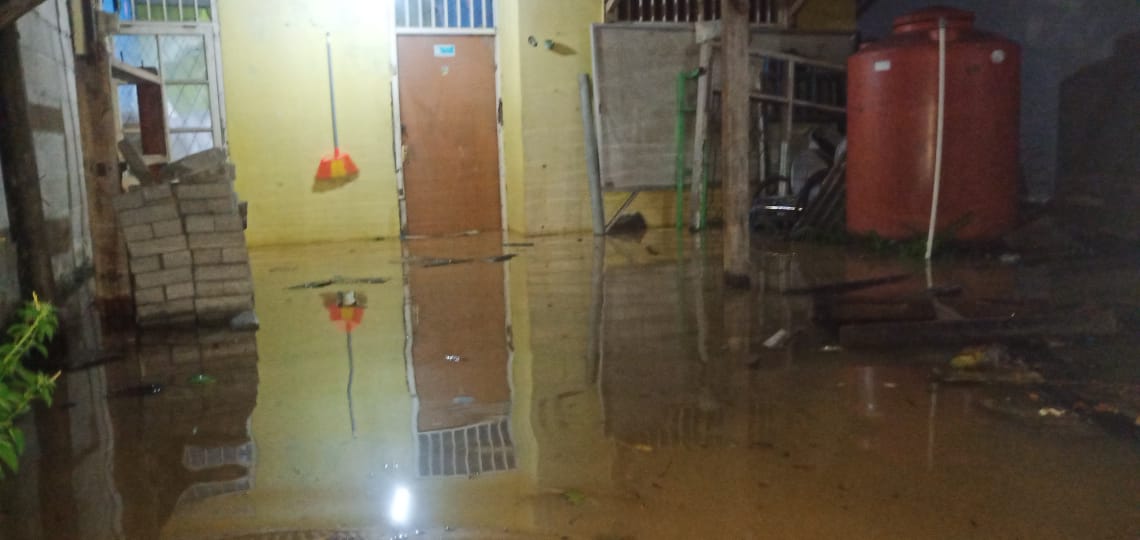 Banjir di Perumahan Mustika Tigaraksa akibat luapan sungai Cimanceuri, Selasa (17/3/2020).