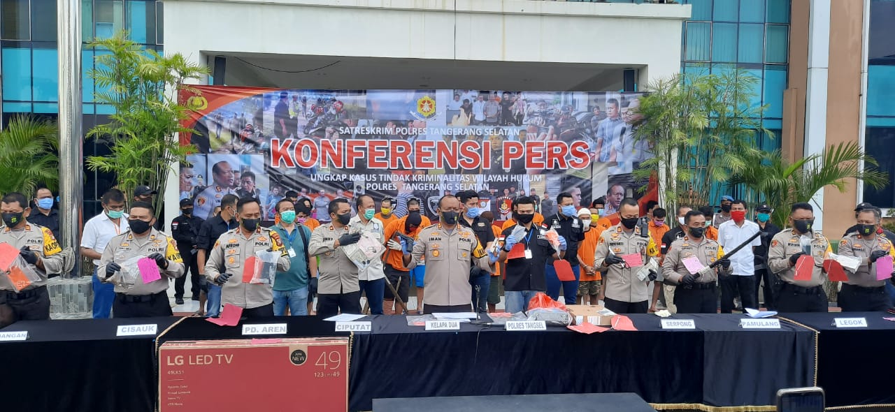Kepolisian Resor (Polres) Tangerang Selatan menggelar konferensi pers terkait berbagai peristiwa kejahatan dan kriminal di wilayah hukum Tangsel.
