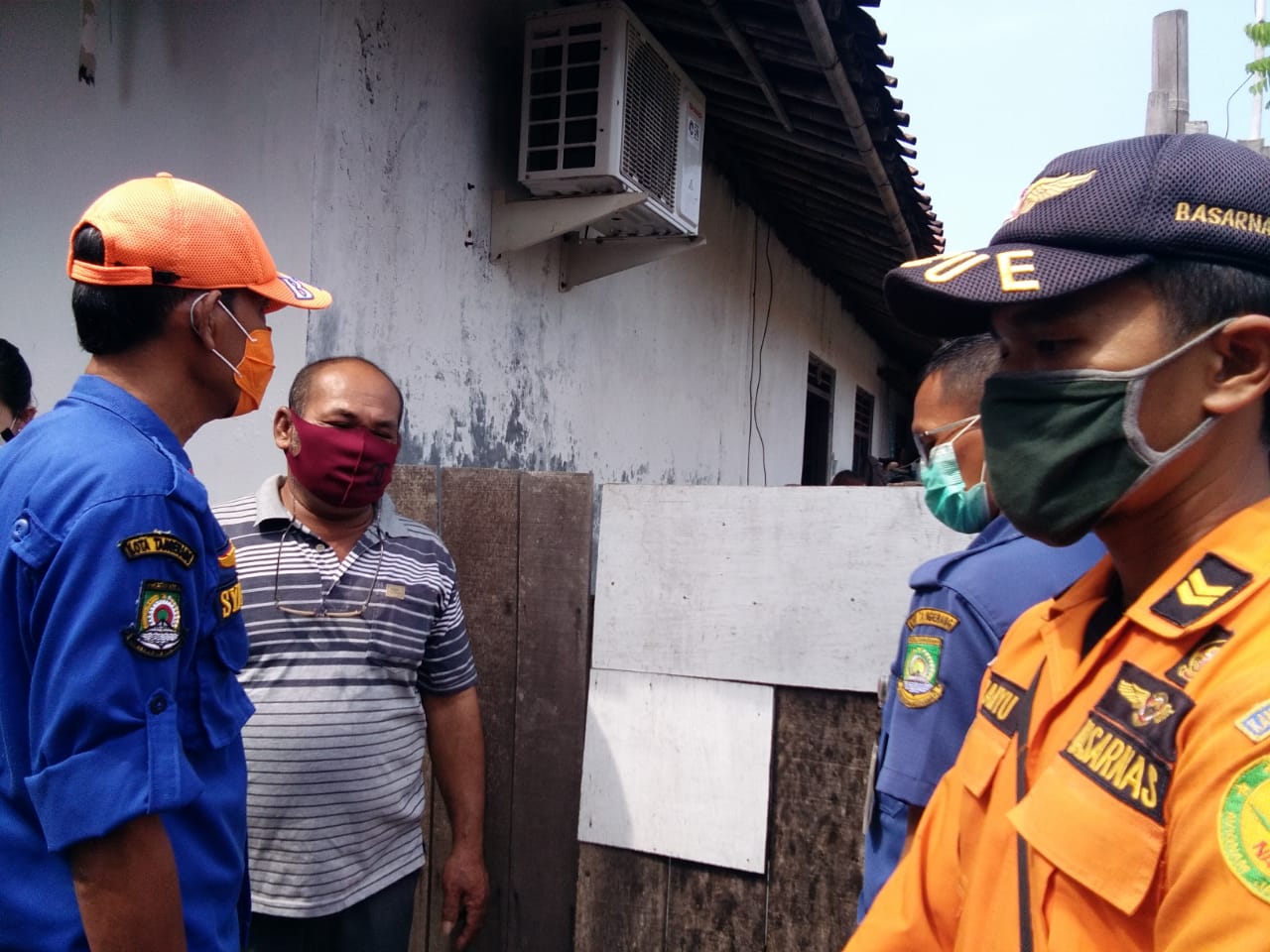 Tim SAR gabungan berhasil menemukan Bocah yang tenggelam di sungai Ledug, Periuk, Kota Tangerang dengan keadaan meninggal dunia.