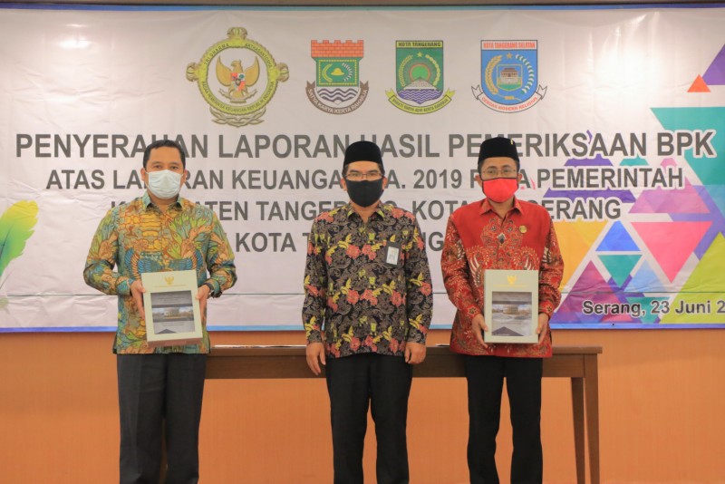 Wali Kota Tangerang H Arief R Wismansyah menerima laporan hasil pemeriksaan BPK atas Laporan Keuangan TA 2019, di Kantor BPK RI Perwakilan Banten, Serang, Selasa (23/6/2020) lalu.