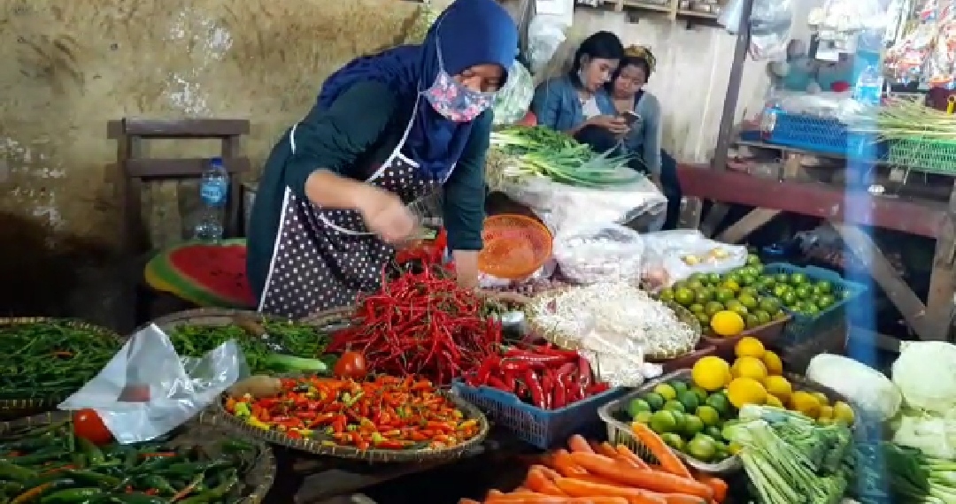 Tampak luar kondisi pasar Ciputat, Kota Tangerang Selatan, Selasa (14/7/2020).