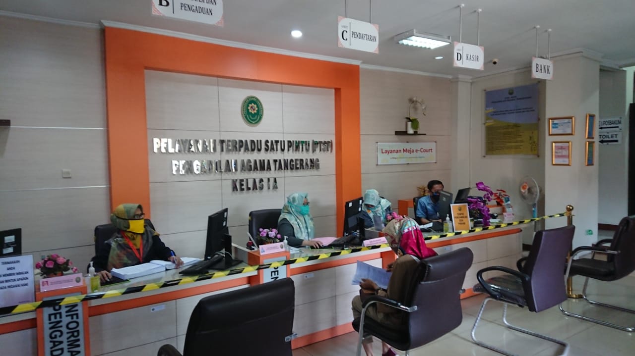 Suasana di kantor pelayanan terpadu satu pintu (PTSP) Pengadilan Agama Tangerang kelas, Cikokol, Kota Tangerang, Rabu (26/8/2020).