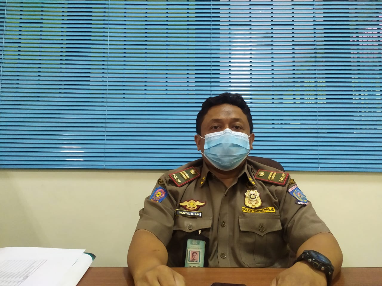 Koordinator Lapangan Bendahara Penerima Denda Satpol PP Tangsel Yanto.