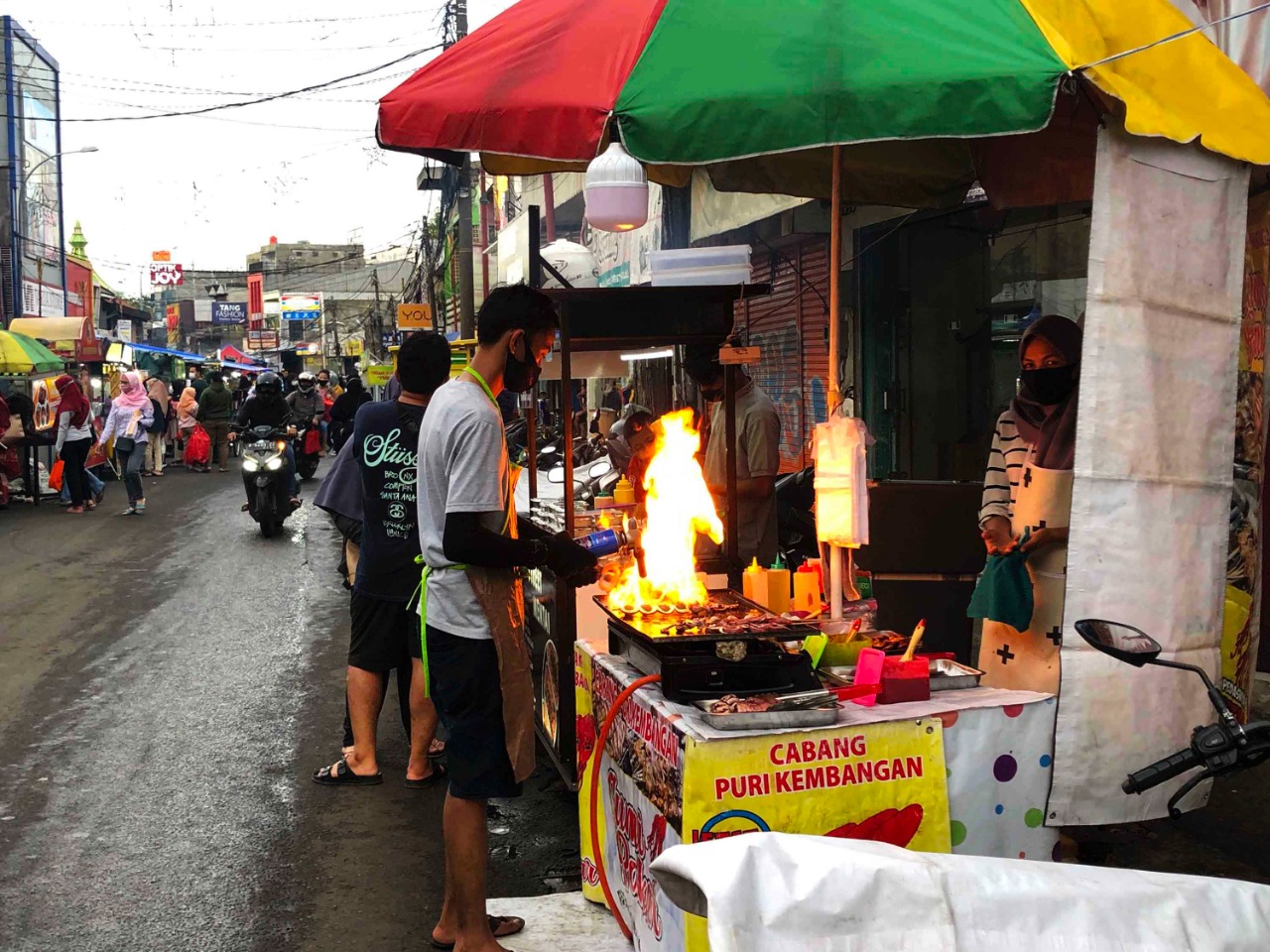 Kawasan Kuliner di Pasar Lama Tangerang.