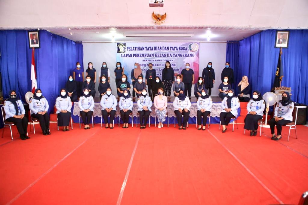 Kegiatan pelatihan tata rias kepada Narapidana di Lembaga Pemasyarakatan Perempuan Kelas IIA Tangerang.