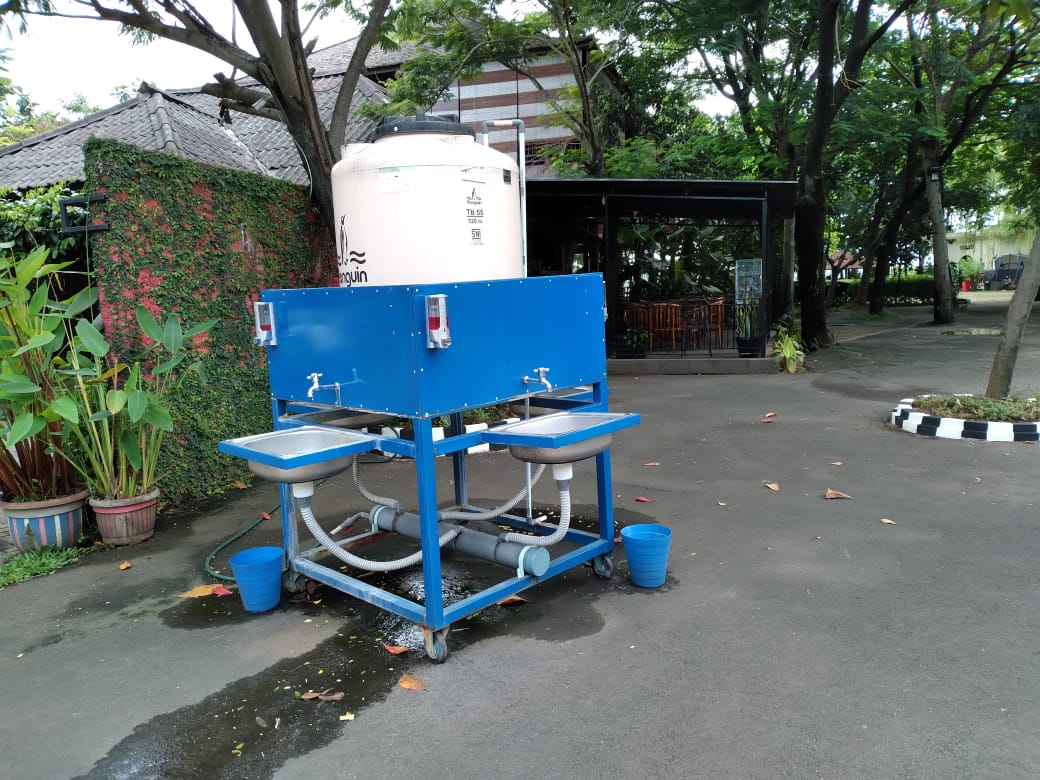 Suasana Rumah Makan (RM) Jagarawa di Kecamatan Cipondoh yang menyediakan tempat cuci tangan, Kota Tangerang, Senin (8/2/2021).