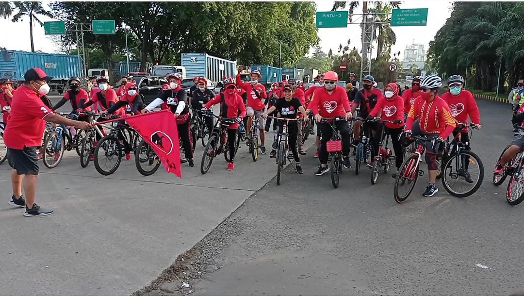 DPC PDI Perjuangan Tangerang Raya menggelar acara bersepeda Sehat, Minggu (28/2/2021) pagi.