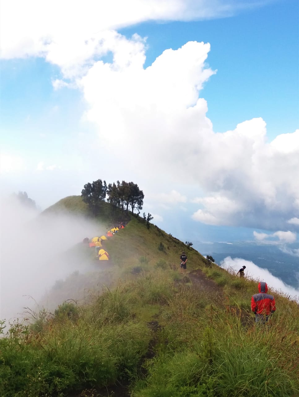 Suasana Puncak Gunung Rinjani.