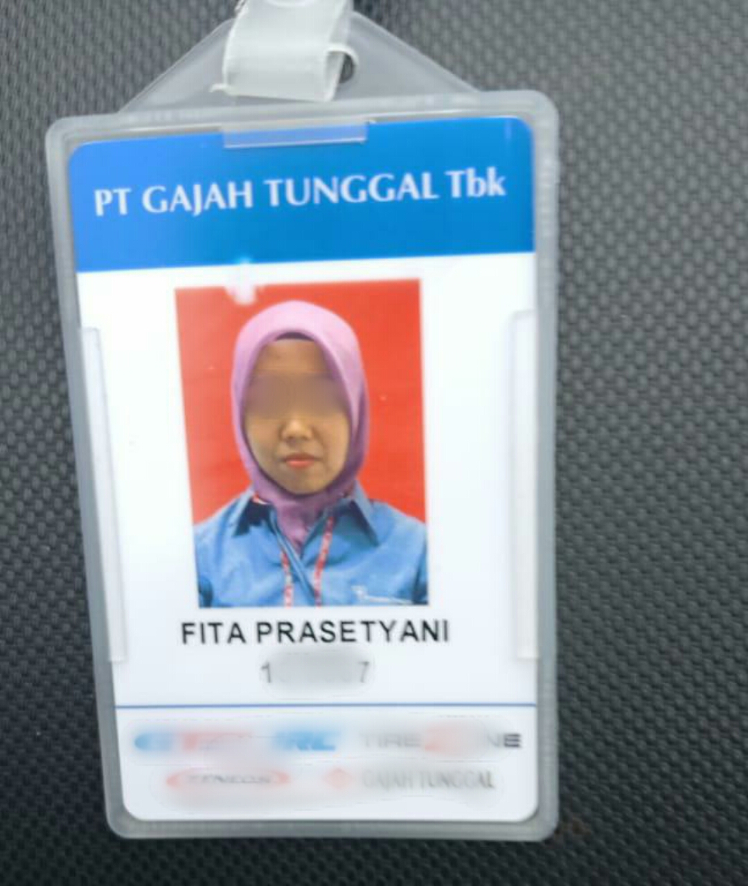 Korban kecelakaan Fitri Prasetyani, 28, di Jalan Raya Kawasan Industri Bunder, Kampung Bunder, Desa Bunder, Kecamatan Cikupa, Kabupaten Tangerang, Jumat (12/3/2021).