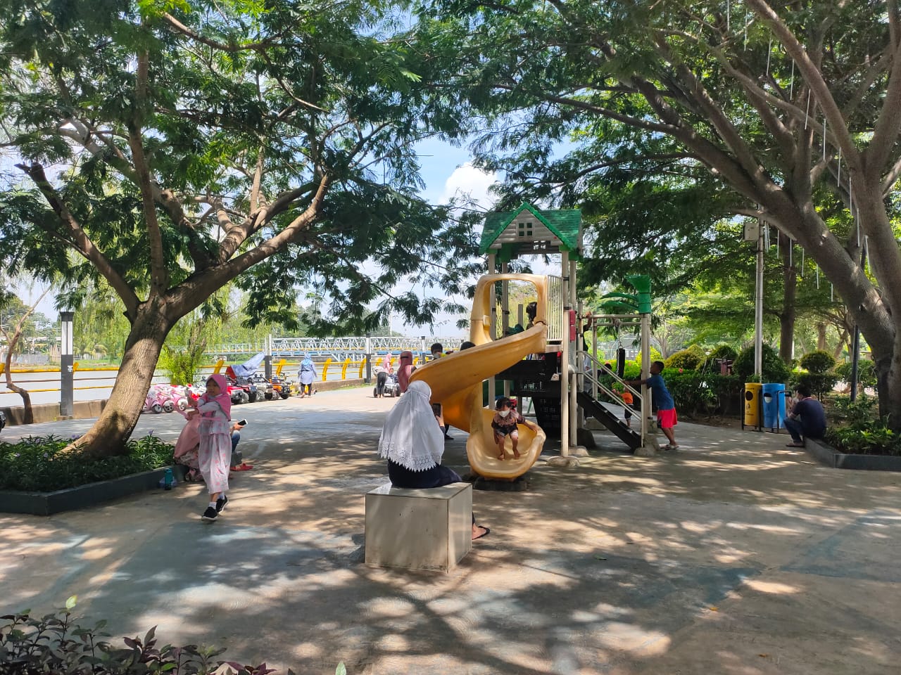 	Suasana Taman Ecopark