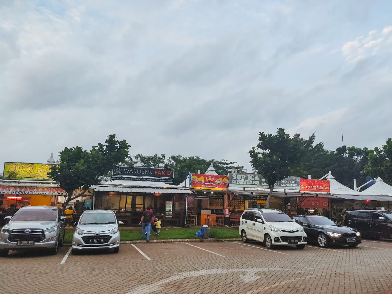 Taman Jajan Bintaro yang berlokasi di kawasan CBD sektor 7, Jalan Masjid Jami Al-Barokah No 28, Pondok Aren, Kota Tangerang Selatan (Tangsel).