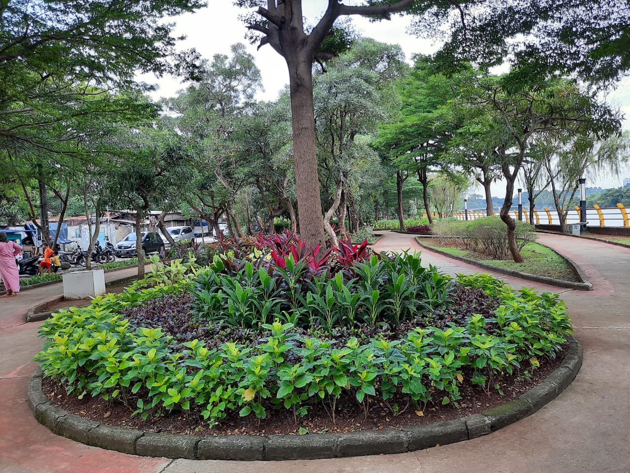 Taman Eco Park di Jalan Pintu air, Kelurahan Mekarsari, Kecamatan Neglasari, Kota Tangerang, Rabu (31/03/2021).