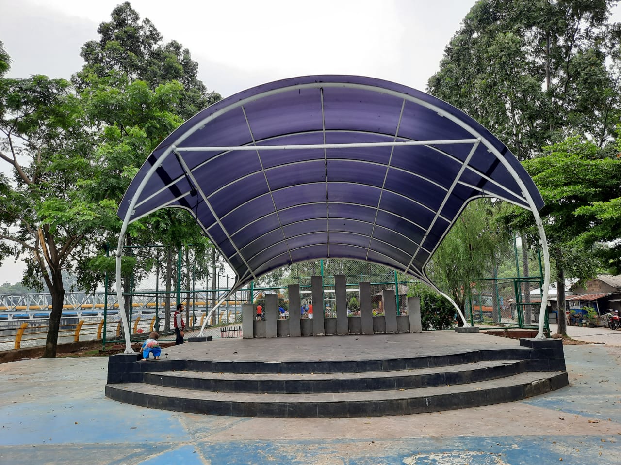 Taman Eco Park di Jalan Pintu air, Kelurahan Mekarsari, Kecamatan Neglasari, Kota Tangerang, Rabu (31/03/2021).