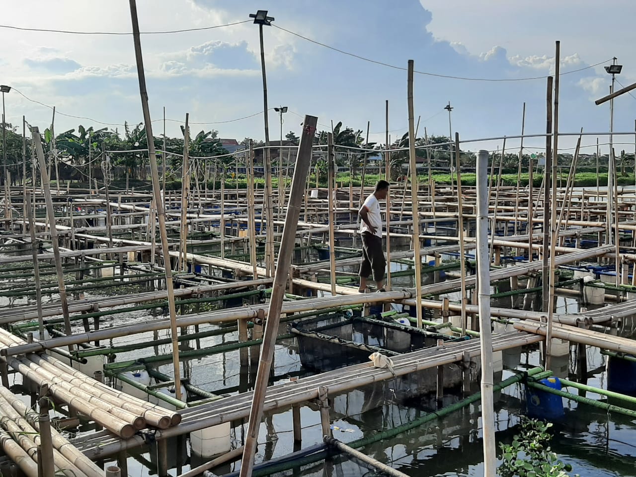 Tempat wisata keramba yang berlokasi di Perumahan Garden City di RW 22, Kelurahan Gebang Raya, Kecamatan Periuk, Kota Tangerang, Rabu (31/3/2021).