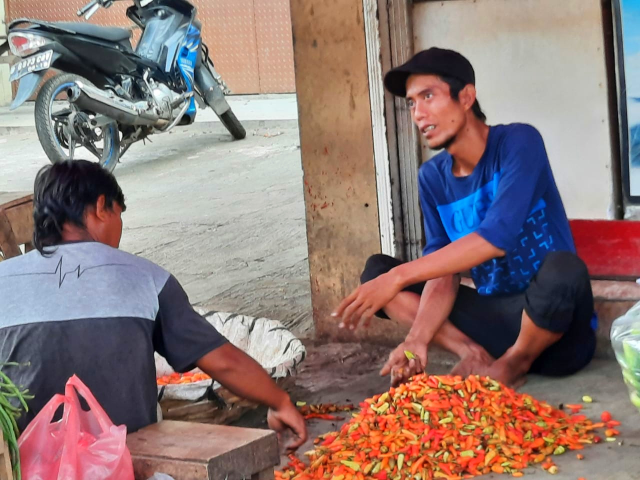 Suasana di Pasar Anyar Kota Tangerang.