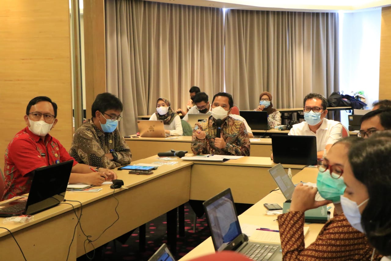 Wali Kota Tangerang Arief R Wismansyah mengahdiri kegiatan Rapat Penjaringan Masukan Dalam Rangka Penyusunan Draft Rapermen di Hotel 101 Dharmawangsa, Jakarta Selatan, Kamis (22/4/2021).