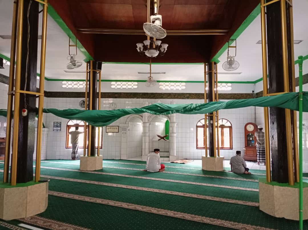 Masjid Jami Kalipasir yang berlokasi di Jalan Kalipasir, Gang Masjid, Sukasari, Kecamatan Tangerang, Kota Tangerang.