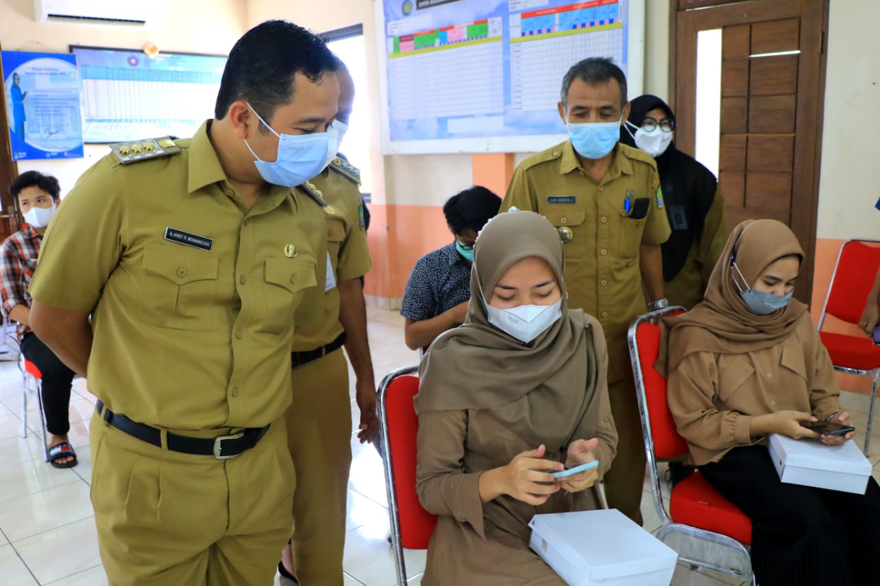 Kegiatan pelatihan packaging produk UMKM di kantor Kelurahan Tajur, Ciledug, Selasa 8 Juni 2021.