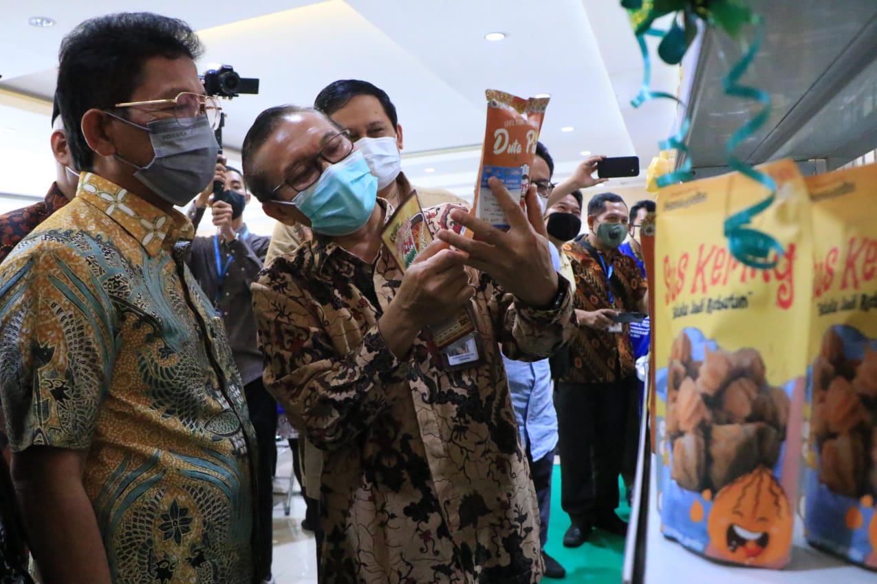 Wakil Wali Kota Tangerang Sachrudin hadir dalam kegiatan Pelatihan kewirausahaan mandiri Industri Kecil Menengah (IKM) Kota Tangerang yang berlangsung di Gedung Cisadane Kota Tangerang, Kamis 10 Juni 2021.