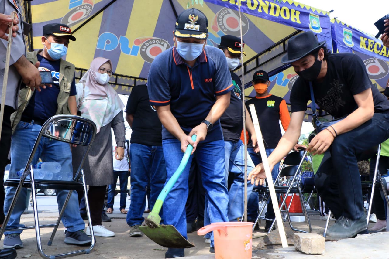 Wali Kota Tangerang Arief R Wismansyah menghadiri acara Gerakan Kali Sipon yang berlangsung di Simpang Gondrong, Jalan Irigasi, Kecamatan Cipondoh, Sabtu 12 Juni 2021.