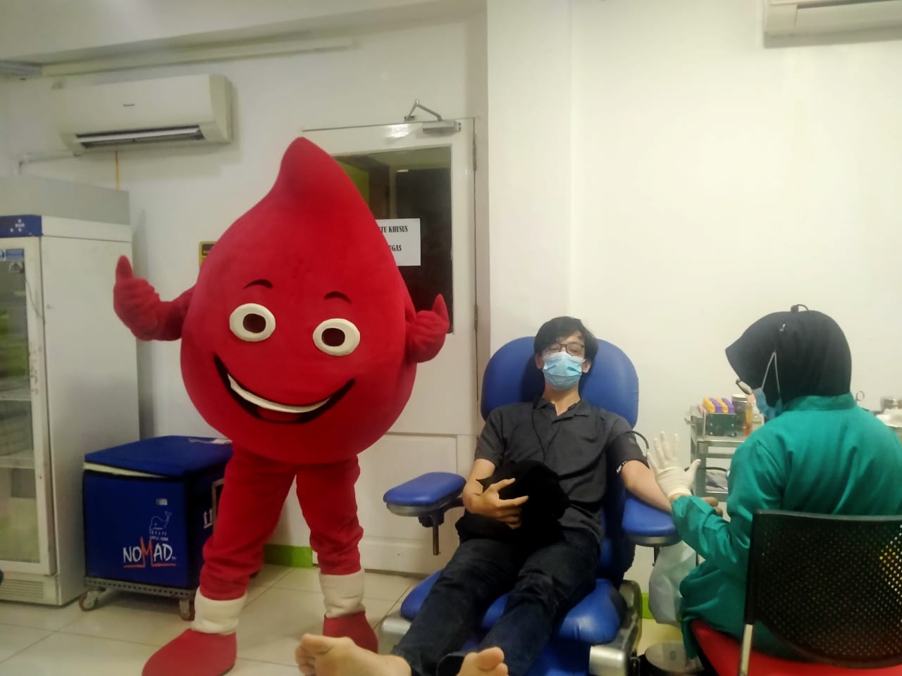 Kegiatan Donor Darah Massal yang diselenggarakan Palang Merah Indonesia (PMI) Kota Tangerang, Senin 14 Juni 2021.