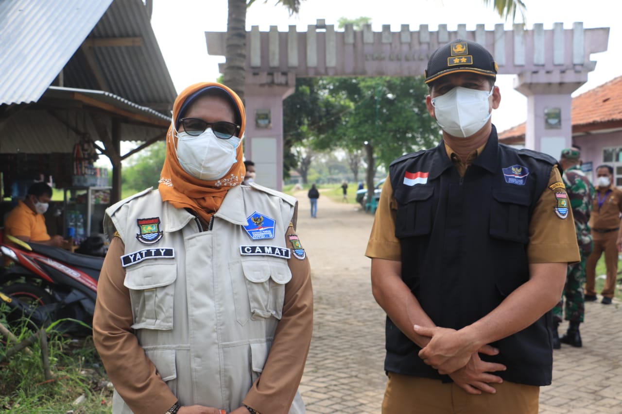 Camat Sukamulya Yati Nurul Hayat.