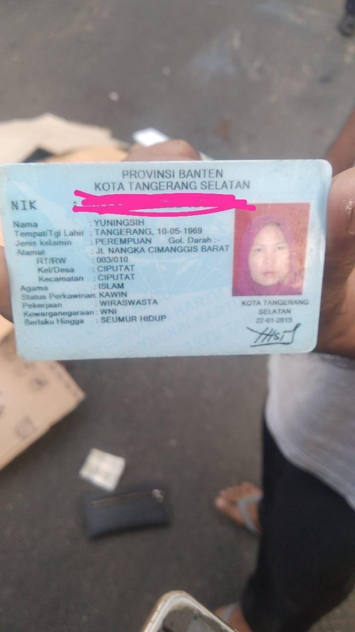 Identitas Seorang ibu paruh baya berinisial YS, 61, jenis KTP.