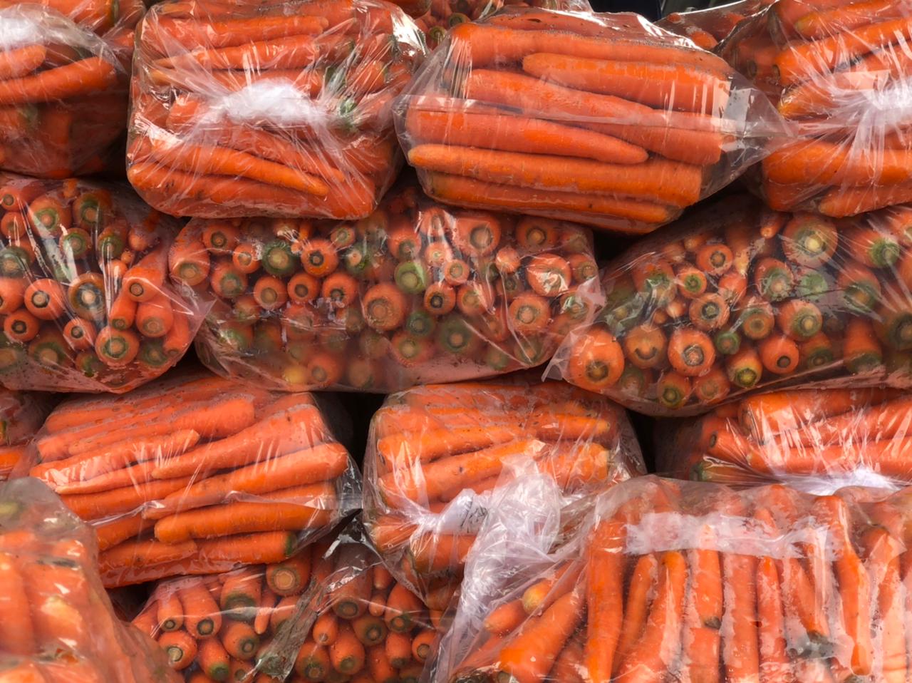 Sejumlah tumpukan wortel siap untuk di jual.