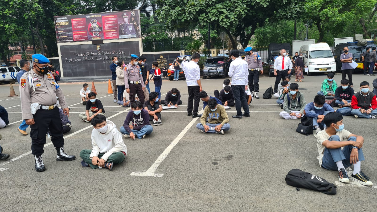 Puluhan pelajar diamankan pihak Kepolisian saat hendak tawuran Selasa 31 Agustus 2021.