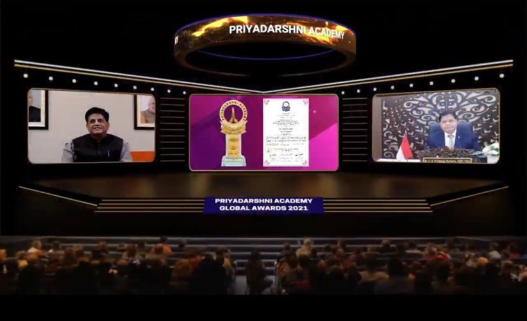 Priyadarshni Academy Global Award for Outstanding Contribution to National Economic Recovery, pada pelaksanaan the 37th Anniversary Global Awards Function secara virtual , pada Senin 20 September 2021.