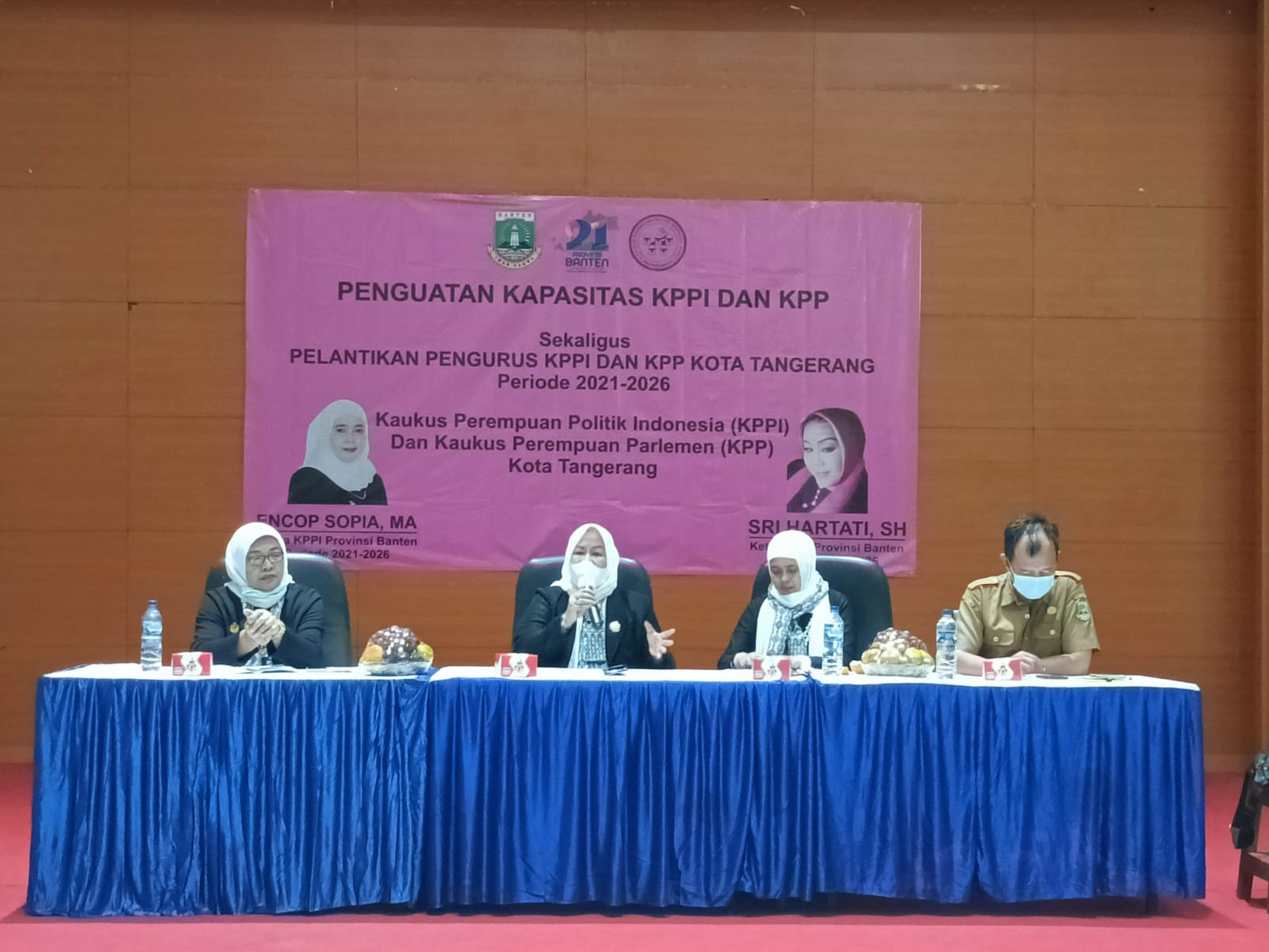 Kegiatan penguatan kapasitas KPPI dan KPP sekaligus pelantikan pengurus KPPI dan KPP Kota Tangerang periode 2021-2026 di Ruang Al Amanah, Puspemkot Tangerang.