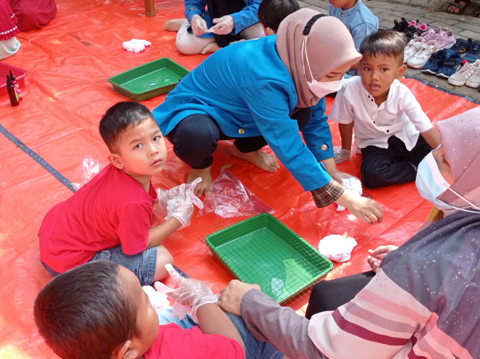 Mahasiswa Universitas Pamulang (Unpam) Progam Studi S1 Akuntansi melakukan kegiatan Pengabdian Kepada Masyarakat (PKM) bersama anak-anak di TK. AL-Latief yang berlokasi di Jl. Roda Hias RT 004/02 Serpong, Kecamatan Serpong, Kota Tangerang Selatan.