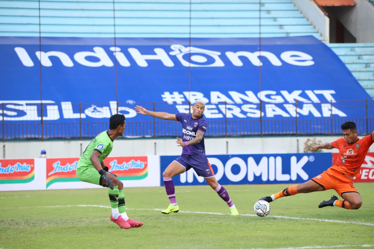 	Persita Tangerang saat menghadapi Persiraja Banda Aceh di laga perdana Series 2 BRI Liga 1 2021/2022.
