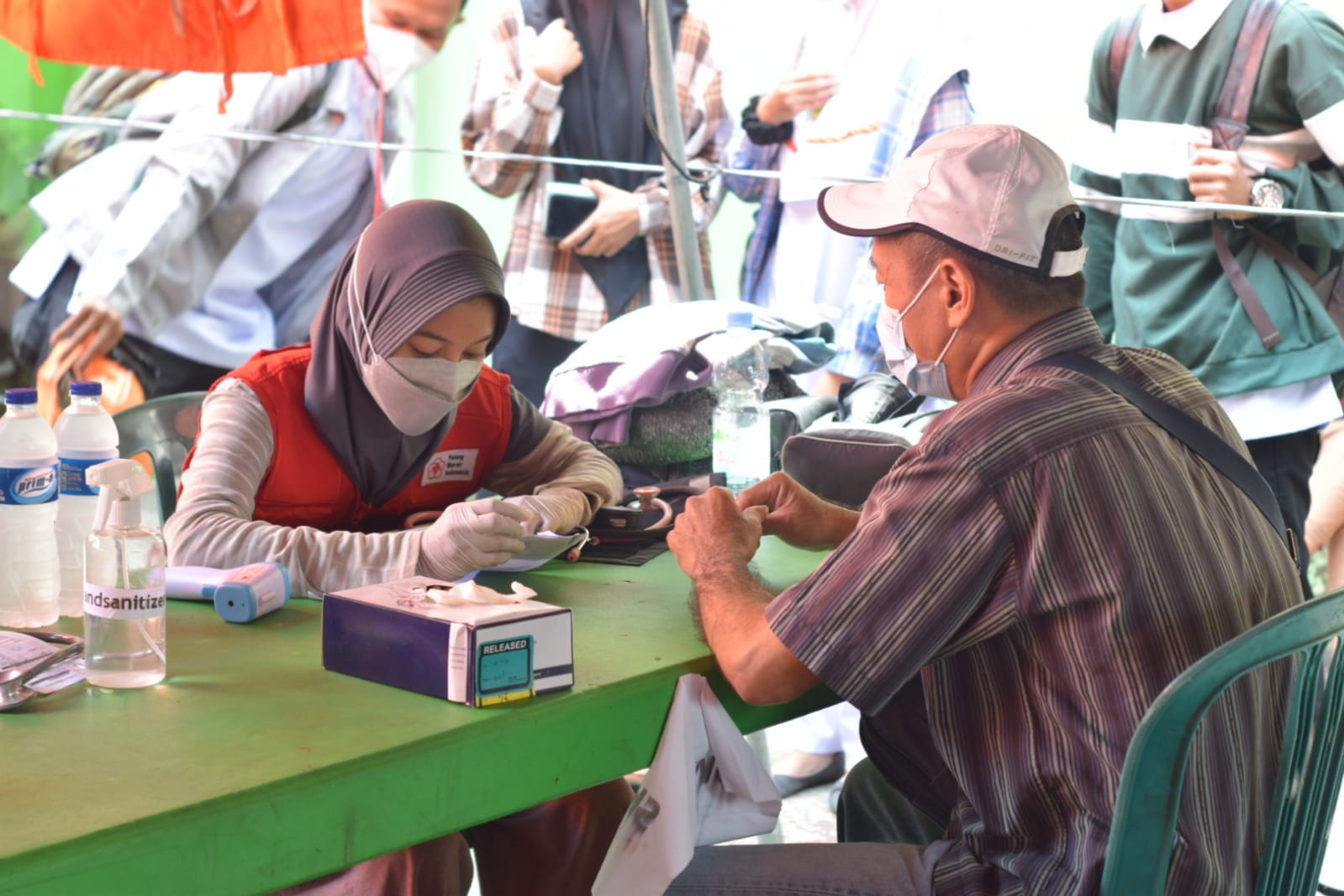 Kegiatan vaksinasi guna mencegah penyebaran Covid-19.