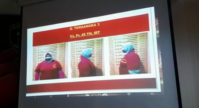 Tangkapan layar ibu rumah tangga alias emak-emak yang kompak menjadi dalang mafia tanah.