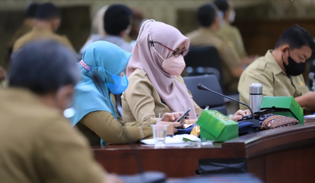 Pemerintah Kota Tangerang menggelar sosialisasi Peraturan Presiden Nomor 12 Tahun 2021 dan Penerapan Aplikasi Bela Pengadaan di ruang Akhlakul Kharimah, Gedung Puspemkot Tangerang, Selasa 2 November 2021.