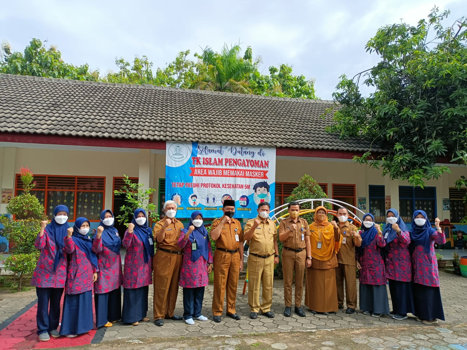 Sebanyak 216 taman kanak-kanak (TK) dan 187 Kelompok Bermain (KB) serta Satuan PAUD Sejenis (SPS) melaksanakan pembelajaran tatap muka (PTM) yang dimulai dari Senin, 15 November 2021.