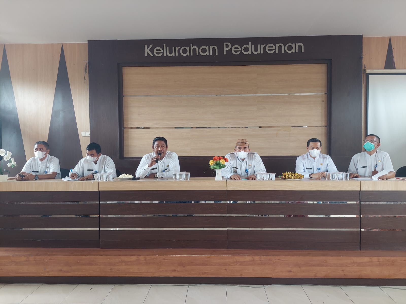 Pihak RW dengan pengelola Pendidikan Anak Usia Dini (PAUD) menggelar mediasi terkait penutupan tempat mengajar di Posyandu Anyelir, Perumahan Griya Kencana I, RW 4, Kelurahan Pedurenan, Kecamatan Karang Tengah, Kota Tangerang.