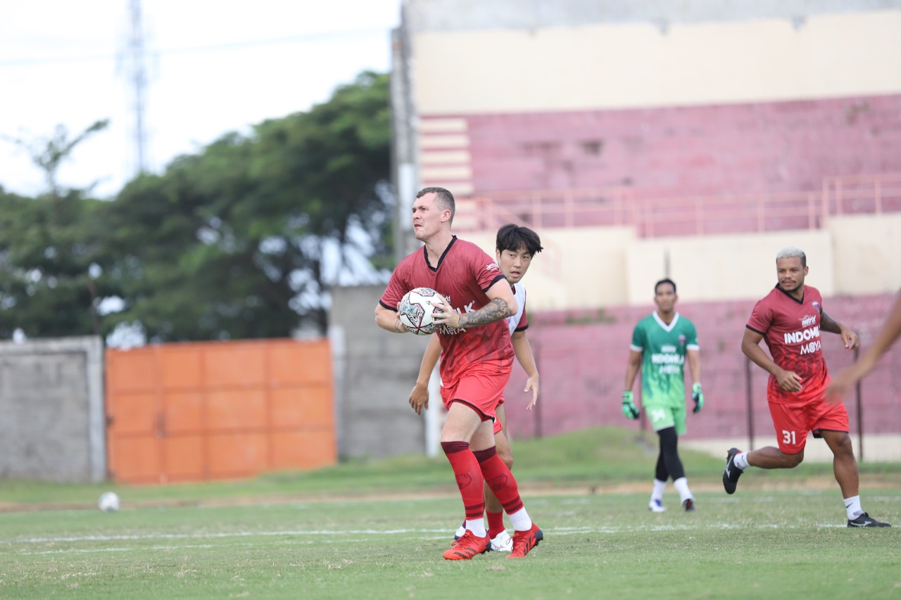 Persita Tangerang latihan jelang bertanding dengan Persik Kediri besok.