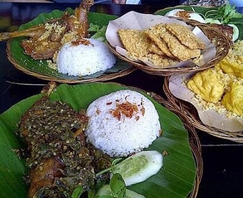 Bebek Kaleyo si bebek goreng kering.