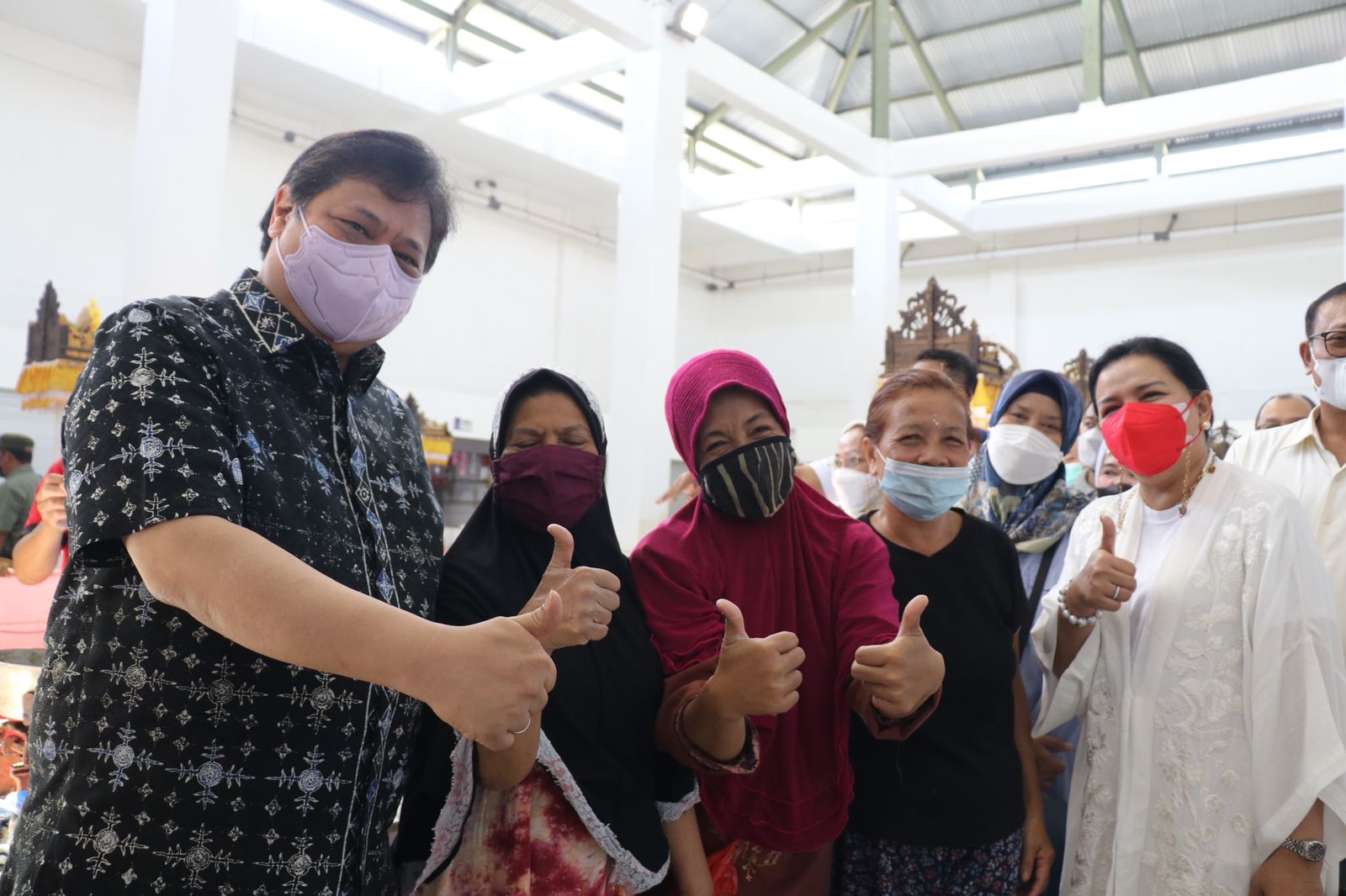 Menteri Koordinator Bidang Perekonomian Airlangga Hartarto menggelar inspeksi mendadak (sidak) di Pasar Phula Kerti, Denpasar, Bali, Sabtu (18/12).