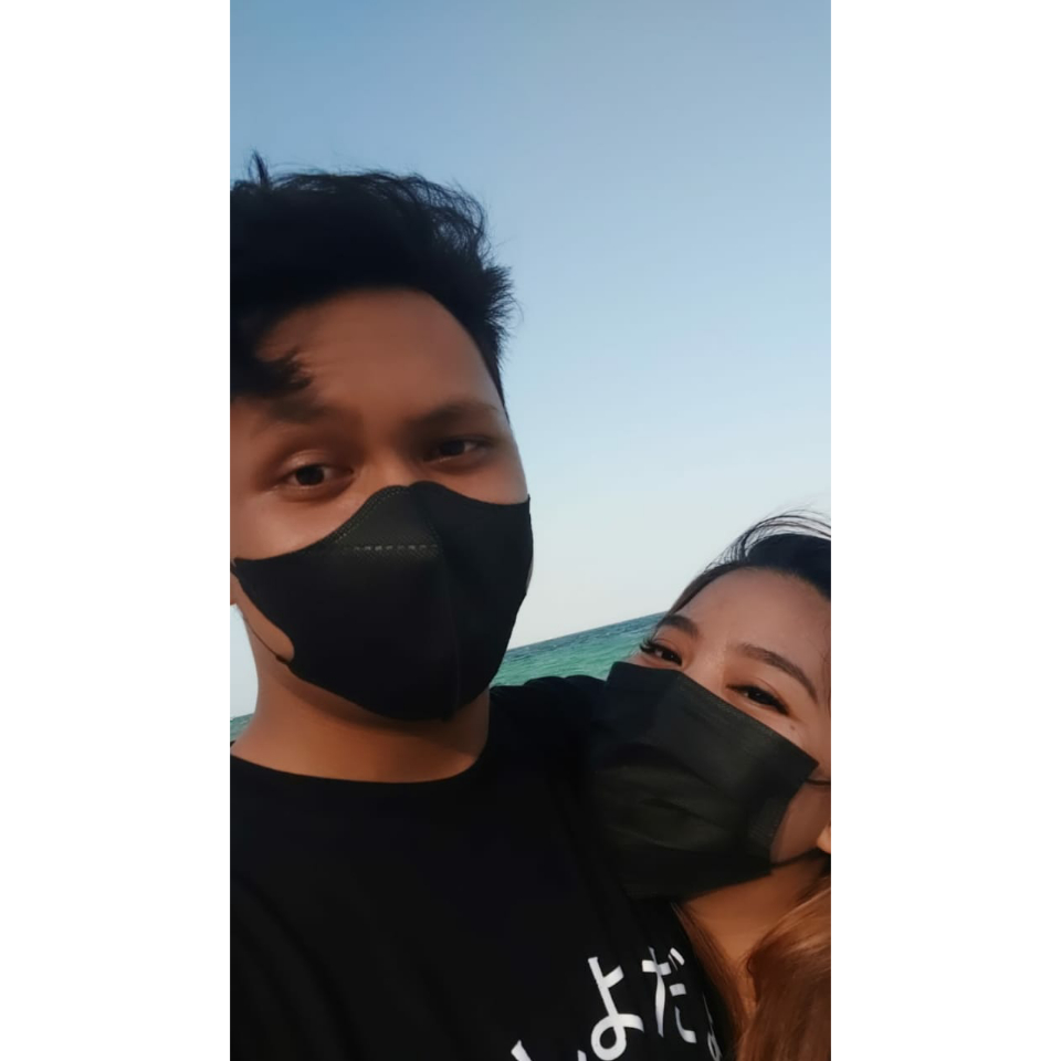 Yeni Farida,28 Tahun dengan kekasihnya.
